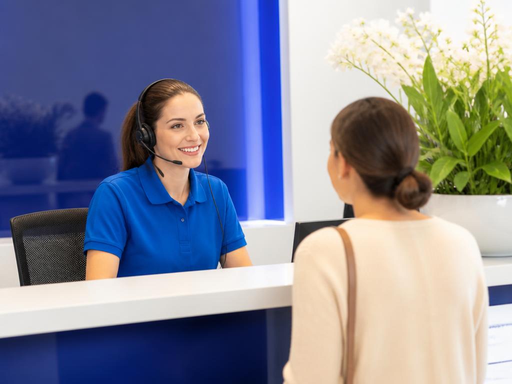Support advisor talking a customer through their options